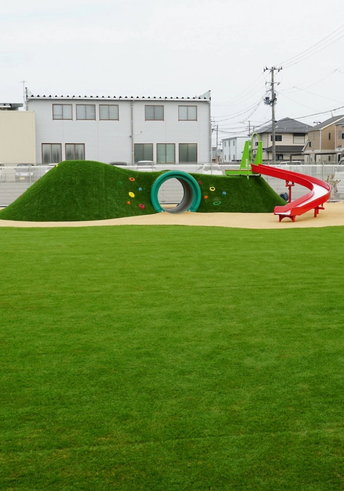 宮城県大崎市の虹の精認定こども園の人工芝